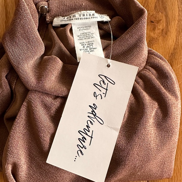 Halter top - Picture 2 of 3